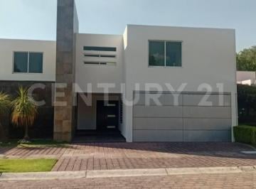 Casa · 588m² · 4 Recámaras · 6 Estacionamientos · Venta de Casa en Puebla, Puerta de Hierro