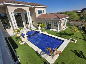 Casa de 5 habitaciones, Querétaro · Casa en Venta en El Campanario, Qro