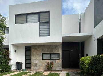 Casa · 160m² · 3 Recámaras · 2 Estacionamientos · Renta Casa 3rec Cancun