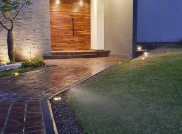 Casa en condominio de 3 habitaciones, Zapopan · Hermosa Residencia con Precioso Jardin en Condominio Santa Isabel