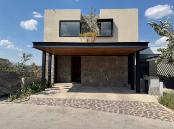 Casa de 4 habitaciones, Querétaro · Propiedad en Renta en Altozano, Nuevo Querétaro