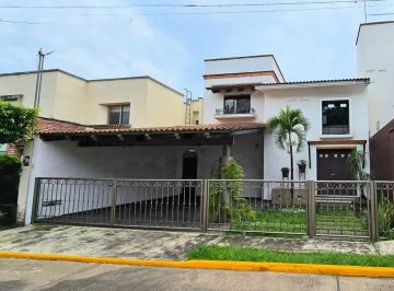 Casa de 3 habitaciones, Córdoba · Casa en Venta Centrica en Residencial Privado