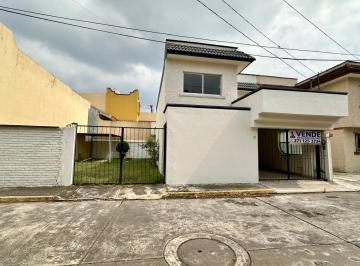 Casa de 3 habitaciones, Córdoba · Casa en Venta Junto con Terreno de 105 m en Villa Verde $3'200,000.=