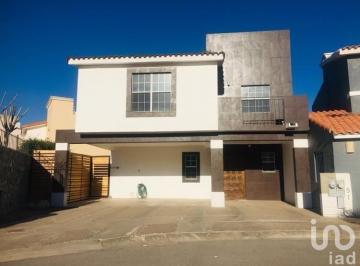 Casa · 157m² · 3 Recámaras · 2 Estacionamientos · Residencia Venta Zona Campos Eliseos