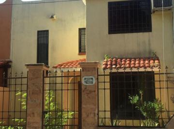Casa · 120m² · 3 Recámaras · Casa en Venta 3 Recamaras en Sm 50, Cancún, Cesión de Derechos Sin Posesión, Solo Contado, Negociabl