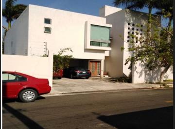 Casa · 474m² · Casa en Venta, Montebello, Mérida, Yucatán, Cesión de Derechos Litigiosos Sin Posesión, Solo Contado
