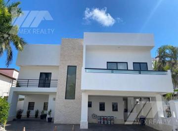 Casa · 422m² · 3 Recámaras · 4 Estacionamientos · Casa en Venta, El Campanario, Sm 21, Cancún, Quintana Roo, Clave Sind60