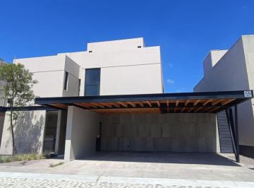 Casa de 4 habitaciones, Querétaro · Casa en Venta en Lomas del Campanario Norte Priv. San Lorenzo