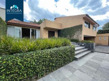 MOA. En una calle muy tranquila se encuentra muy bonita casa, con muy buena dist · Casa en Venta, Bosque de Sauces, Bosque de Las Lomas.