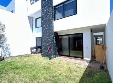 Casa · 196m² · 3 Recámaras · 3 Estacionamientos · Casa en Venta con Jardín Amplio en Zibatá Querétaro