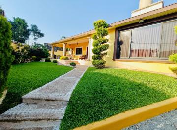 Casa de 3 habitaciones, Temixco · Casa de un Nivel en Burgos con Seguridad, Alberca y Jardín Propio