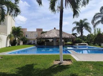 Casa en condominio , Temixco · En Venta Bonita Casa con Alberca Amueblada en Colinas de Altar Temixco