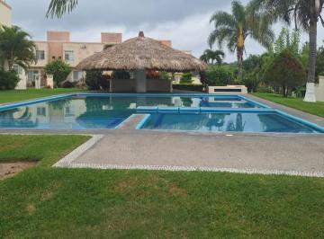 Casa en condominio , Temixco · Bonita Casa con Alberca Libre de Gravamen en Colinas de Altar Temixco