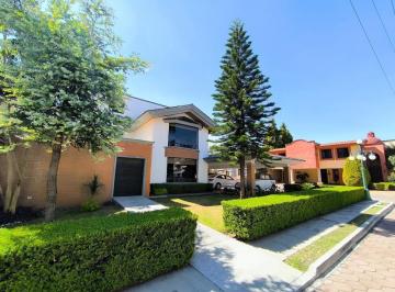 Casa en condominio · 526m² · 6 Recámaras · 4 Estacionamientos · Venta de Casa Residencial en Esquina en San Pedro Cholula a 500 m de La Recta a Cholula Puebla