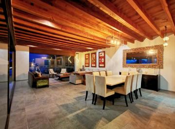 Casa de 4 habitaciones, Valle de Bravo · Casa en Venta en Avandaro, Valle de Bravo