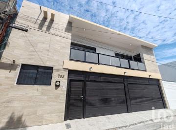 Casa · 263m² · 5 Recámaras · 3 Estacionamientos · Casa en Venta en La Colonia Flores Magón Veracruz