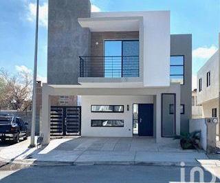 Casa · 148m² · 3 Recámaras · 2 Estacionamientos · Casa en Venta Nueva en Vienna Residencial