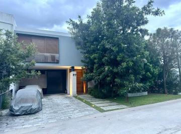 Casa de 3 habitaciones, Zapopan · Casa de Lujo en Venta Alcazar Oriente