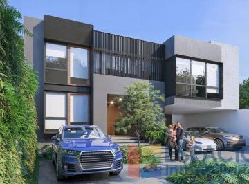 Casa · 871m² · 4 Recámaras · 5 Estacionamientos · Casa Venta Lomas del Valle / Paseo del Prado