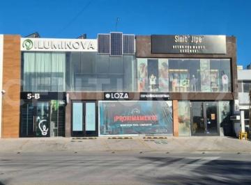Local comercial · 135m² · 2 Estacionamientos · Local en Renta Av División del Norte, Chihuahua, Chih.