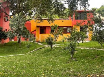 Casa · 547m² · 7 Recámaras · 3 Estacionamientos · Casa en Venta en de Los Naranjos 6, Ahuatepec, Cuernavaca, Morelos