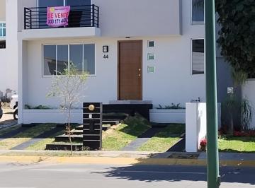 Casa de 3 habitaciones, Zapopan · Casa en Cindminio Los Almendros