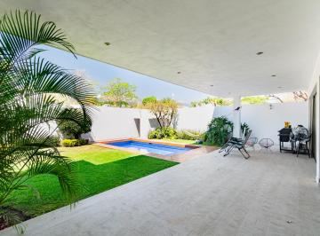 Casa en condominio de 3 habitaciones, Cuernavaca · Casa en Vista Hermosa en Fraccionamiento con Vigilancia con Alberca