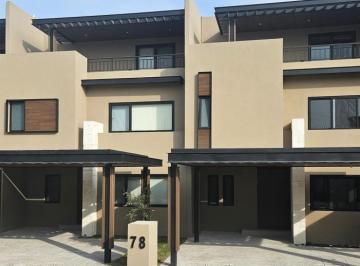 Casa · 227m² · 4 Recámaras · Casa en Venta