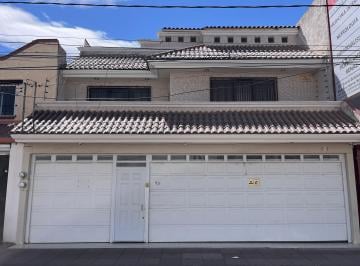 Casa de 5 habitaciones, Aguascalientes · Casa en Venta - Bosques del Padro.