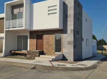 Casa de 3 habitaciones, Boca del Río · Casa en Venta en Esquina Lomas del Dorado, con Cuarto de Servicio