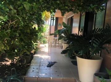 Casa · 282m² · 4 Recámaras · 3 Estacionamientos · Vendo Casa 4 Recamaras Centro