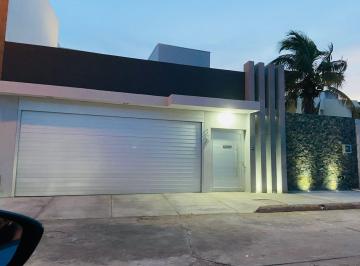 Casa · 198m² · 3 Recámaras · 2 Estacionamientos · Casa en Venta en El Fraccionamiento Paraiso