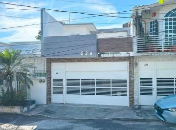 Casa · 160m² · 2 Recámaras · 2 Estacionamientos · Casa en Manantial