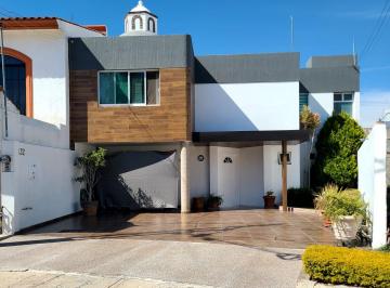 Casa de 3 habitaciones, León · Casa en Venta en Real Bugambilias, León, Gto. 4 Recámaras, Frente a Área Verde