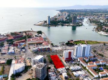 Terreno / Lote , Puerto Vallarta · Terreno en Venta Frente a Puerto Mágico | Zona Hotelera Puerto Vallarta | 1,770 m²