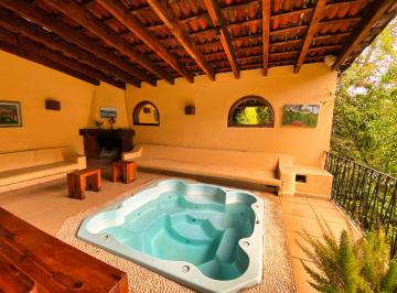 Casa de 4 habitaciones, Valle de Bravo · Casa en Renta en Valle de Bravo