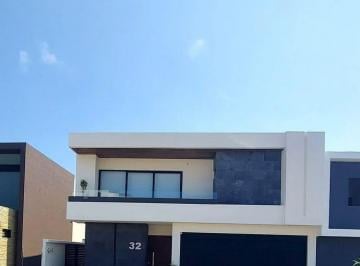 Casa en condominio · 293m² · 4 Recámaras · 2 Estacionamientos · Casa en Venta en Punta Tiburón