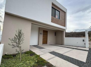 Casa de 3 habitaciones, El Marqués · Casa en Venta en Zaru