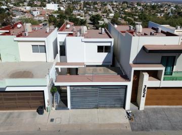 Casa · 3 Recámaras · 2 Estacionamientos · Casa en Venta en Privada Interlomas