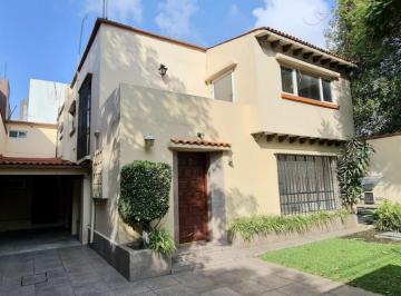 Casa · 320m² · 4 Recámaras · 4 Estacionamientos · Renta de Casa (Solo Oficinas) en Colonia del Valle Centro