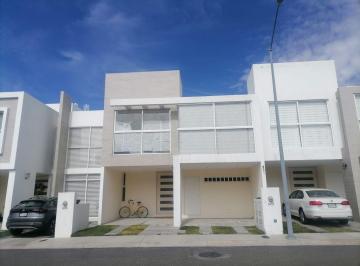 Casa en condominio · 206m² · 3 Recámaras · 2 Estacionamientos · Vendo Casa en Altturia Zibatá Precio Oportunidad Estancia con Doble Altura