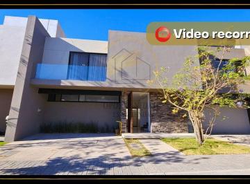 563cf417ea671a242cbf7aac090cfd435f05b51bad45f02d3180551100480b57 · Casa en Renta en Zen House Queretaro