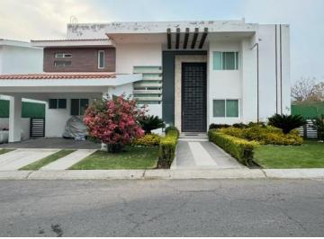 Casa de 4 habitaciones, Atlatlahucan · Casa en Venta en Fraccionamiento Lomas de Cocoyoc, Morelos