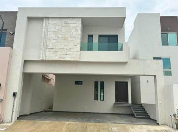 Casa · 303m² · 3 Recámaras · 3 Estacionamientos · Casa en Venta Nueva, Fracc. Haciendas del Rull, Tampico, Inf.