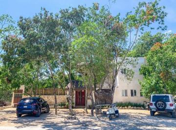 Inmueble productivo urbano de 4 habitaciones, Tulum · Venta de Condominio