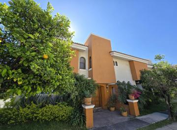 Casa de 4 habitaciones, Zapopan · Casa Dentro de Coto El Rincón - Virreyes Residencial