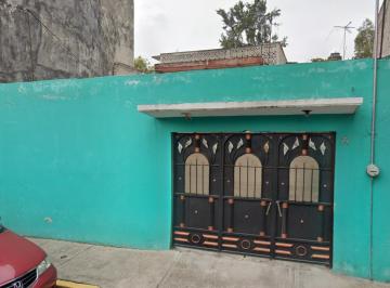 Casa de 4 habitaciones, Venustiano Carranza · Casa en Venta en Venustiano Carranza