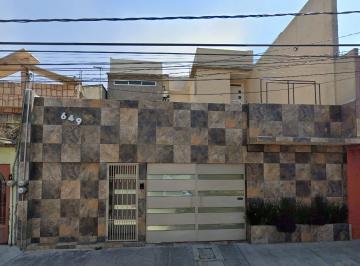 Casa de 3 habitaciones, Venustiano Carranza · ¡Gran Oportunidad! Casa de Remate en Venustiano Carranza