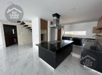 Casa en condominio · 233m² · 3 Recámaras · 2 Estacionamientos · PH - Fraccionamiento Altos Juriquilla