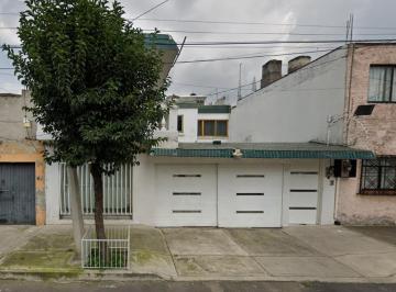 Casa de 3 habitaciones, Venustiano Carranza · ¡Gran Oportunidad! Casa de Remate en Venustiano Carranza